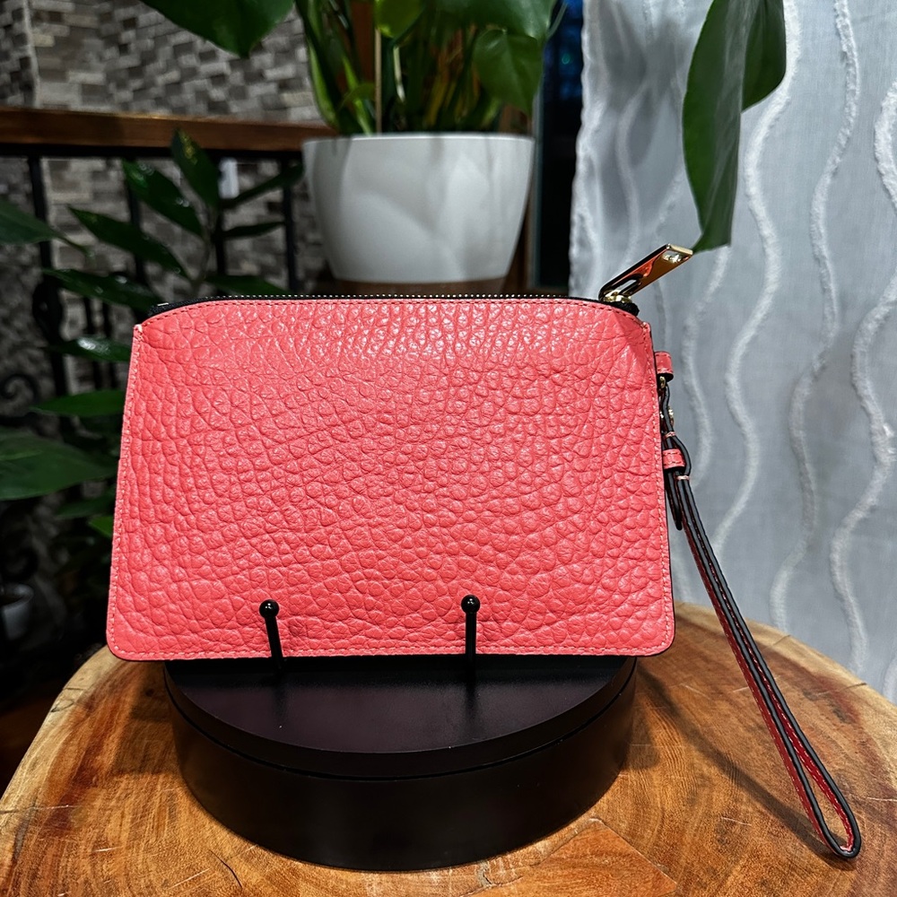 Burberry Pebbled Leather Wristlet Pouch Coral Pink Gold Tone Zip Clutch - Picture 4 of 9